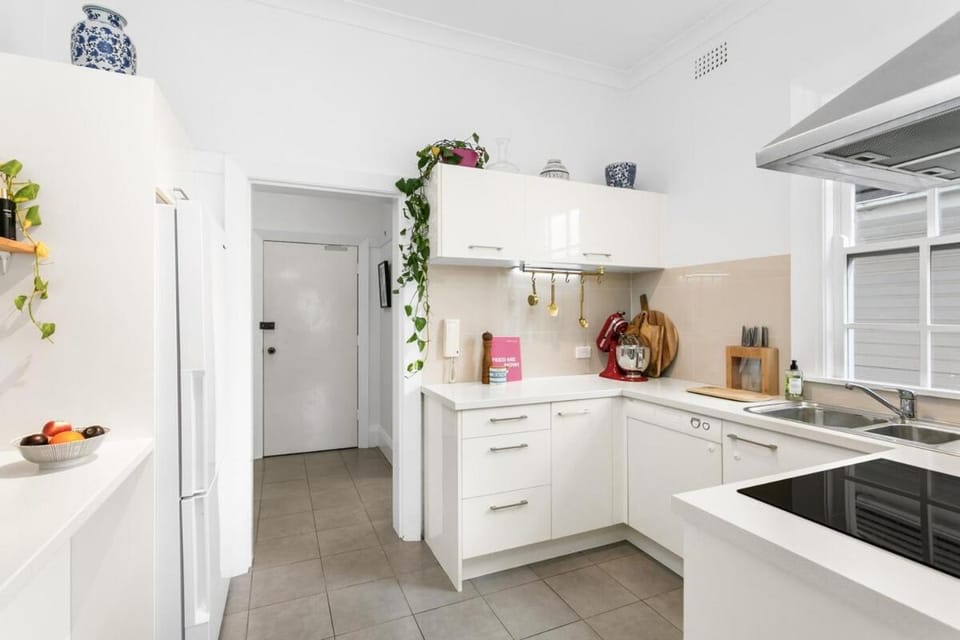 Manly moments - Steps away from the waters edge - CLIFF Apartment in Manly