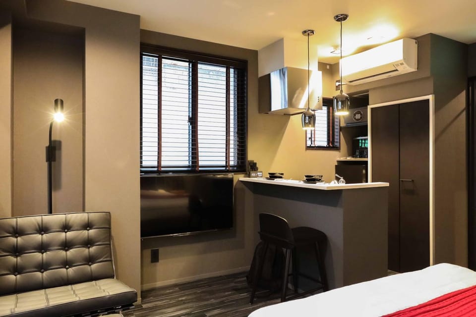 Kitchen or kitchenette, Living room