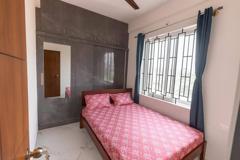 1BHK 2km From Hosa Road Metro with lift 101 Apartment in Bengaluru