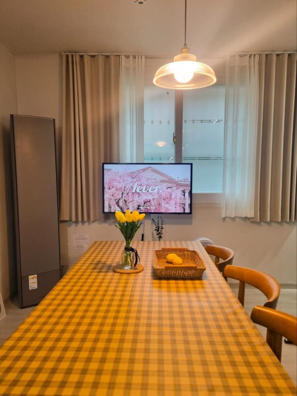Dining area, air conditioner