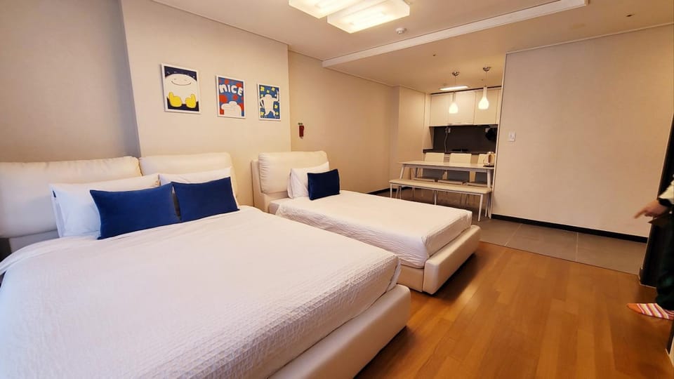 Happy House Apartment in Busan