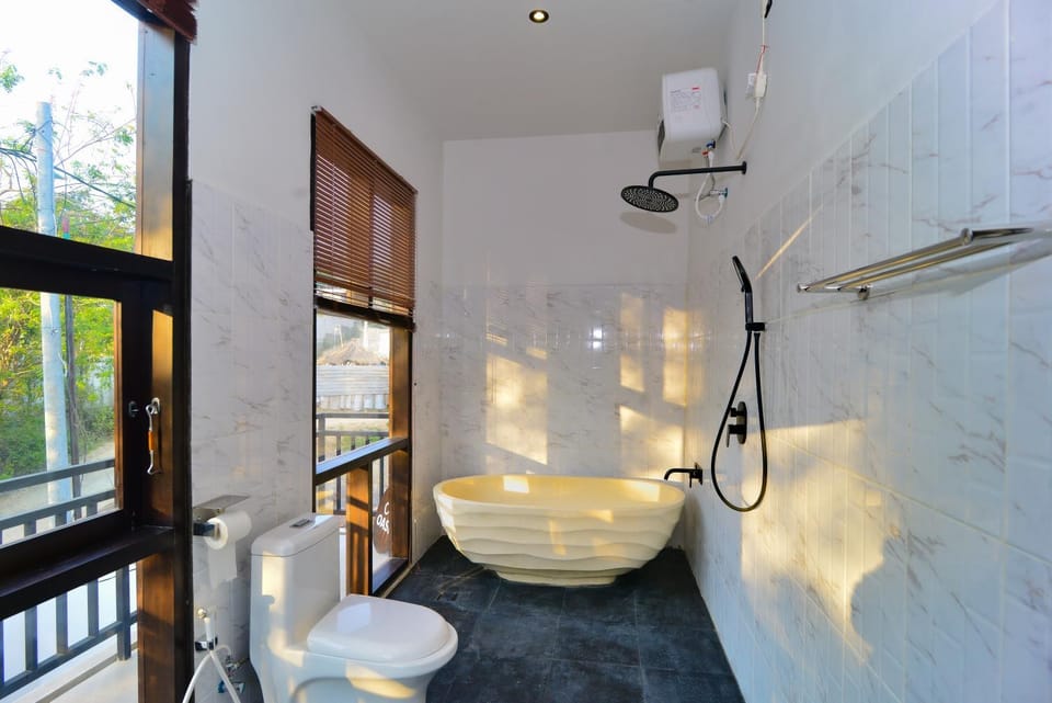 NEW 3 Bed Villa in Kuta with Pool, Terrace & Day Bed House in Pujut