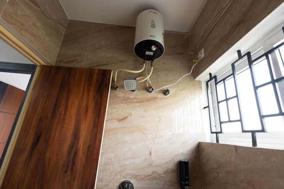 1BHK 2km From Hosa Road Metro with lift 102 Apartment in Bengaluru