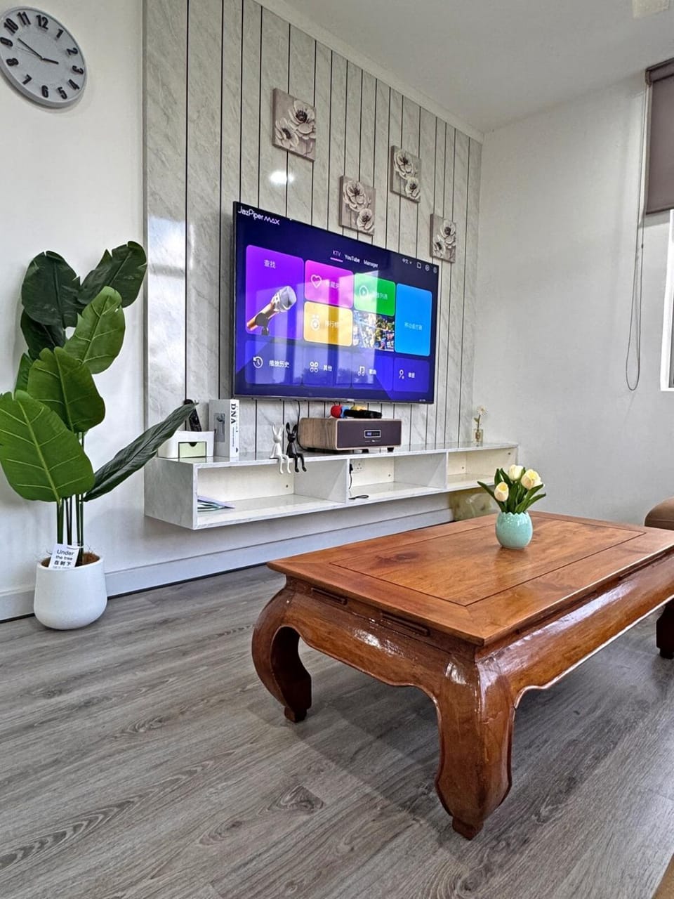 Communal lounge/ TV room, TV and multimedia, Evening entertainment