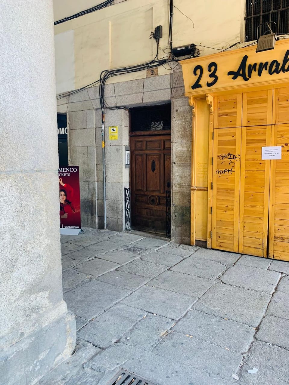 Facade/entrance