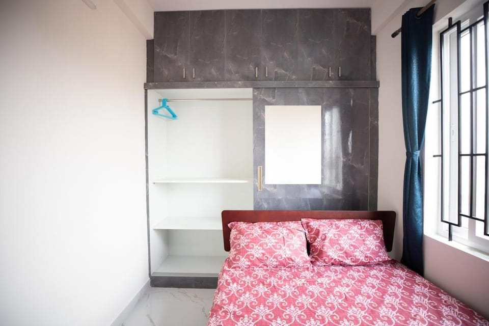 1BHK 2km From Hosa Road Metro with lift 201 Apartment in Bengaluru