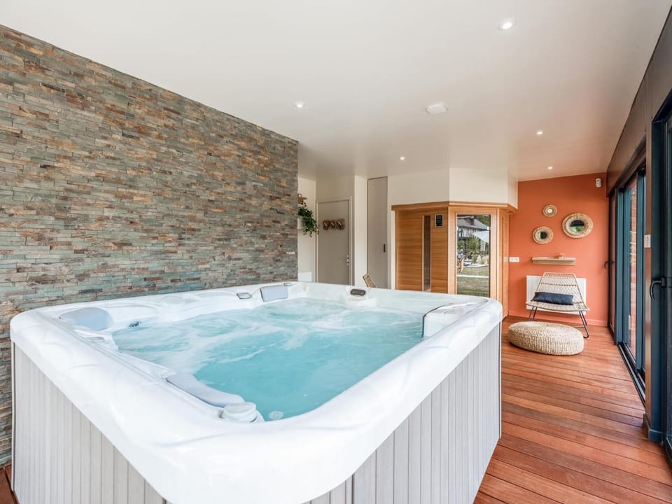 Hot Spring Bath, Hot Tub, Spa and wellness centre/facilities