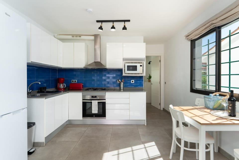 Kitchen or kitchenette, kitchen