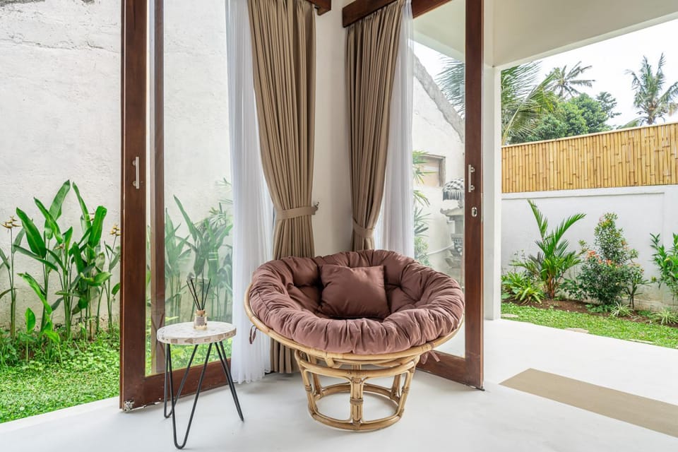 Day, Seating area, Garden view