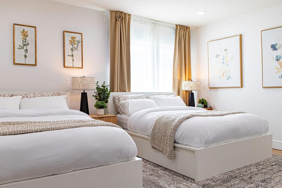 Bed, Photo of the whole room, Bedroom