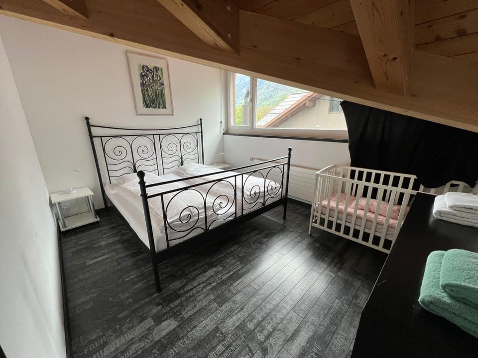 Bed, Photo of the whole room, Bedroom, cot