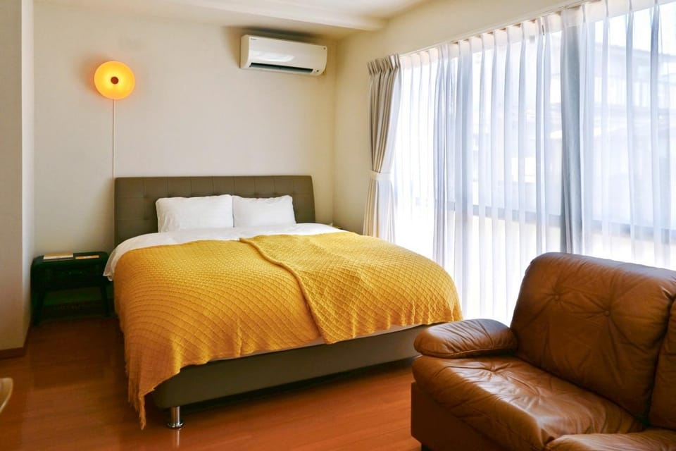 Bed, Bedroom, air conditioner