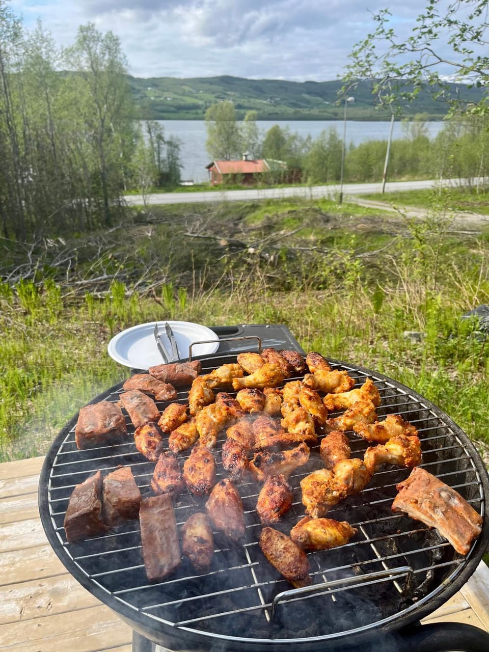 BBQ facilities, Food, Lake view