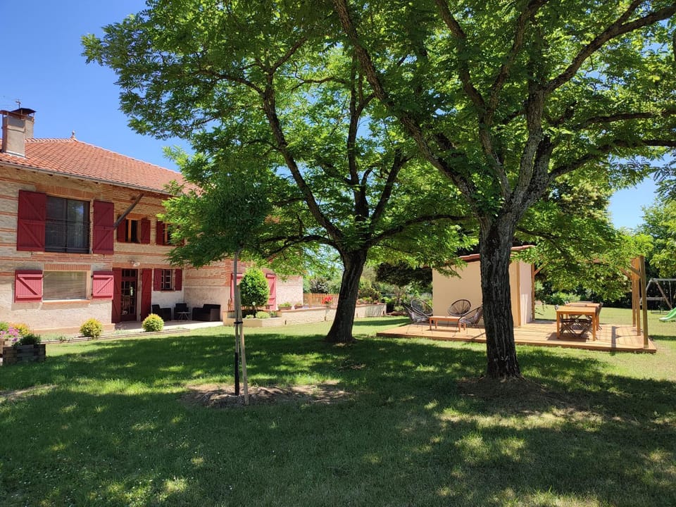 Property building, Patio, Garden