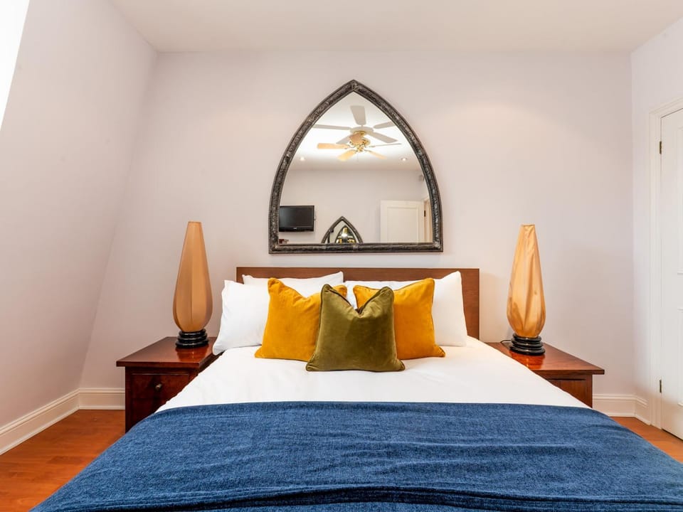 Bed, Other, Photo of the whole room, Bedroom