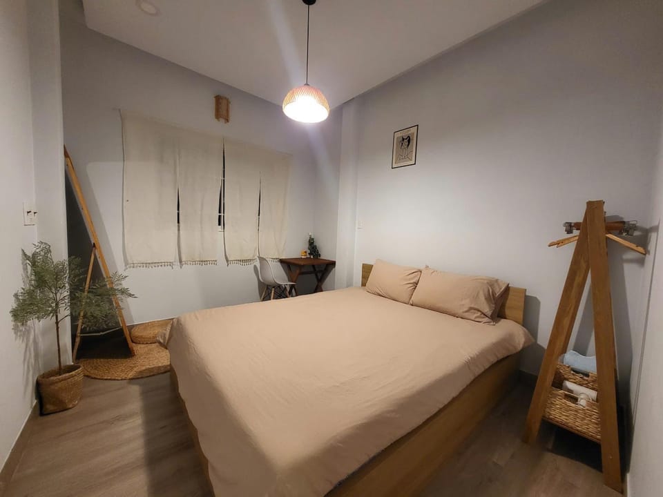 Photo of the whole room, Bedroom