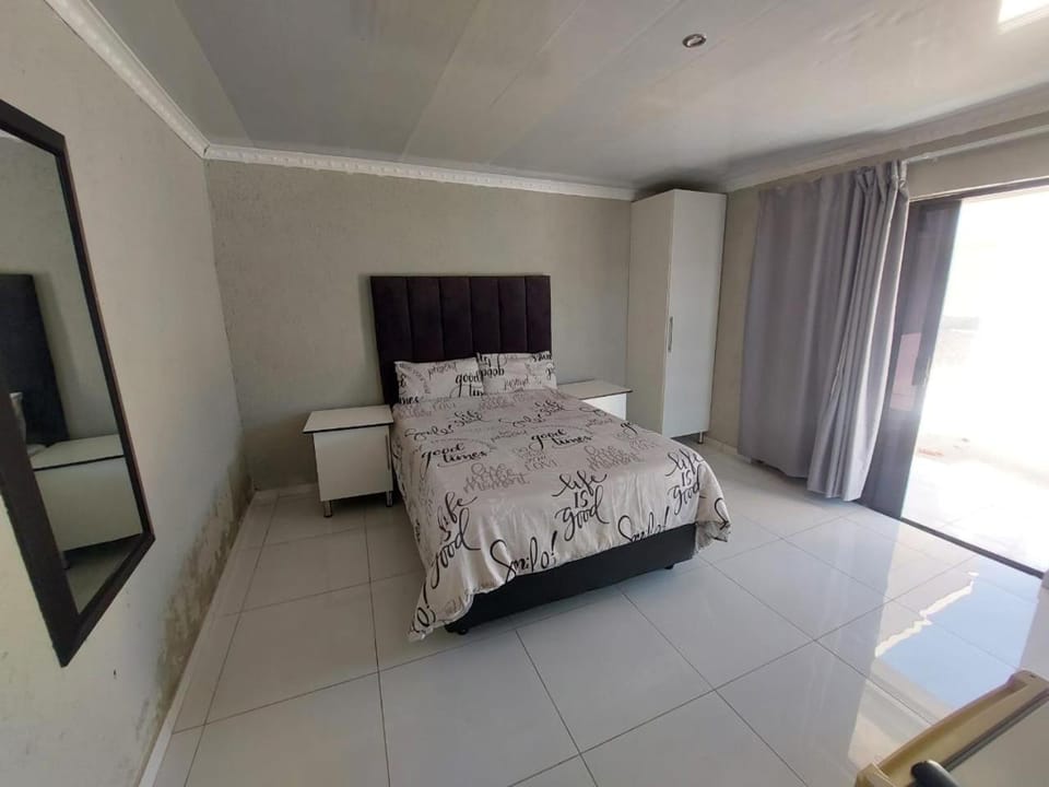 Bed, TV and multimedia