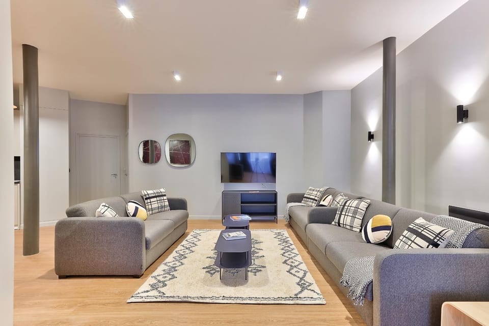 UrbanFlat 124 - Spacious Home in the Heart of Paris Apartment in Paris