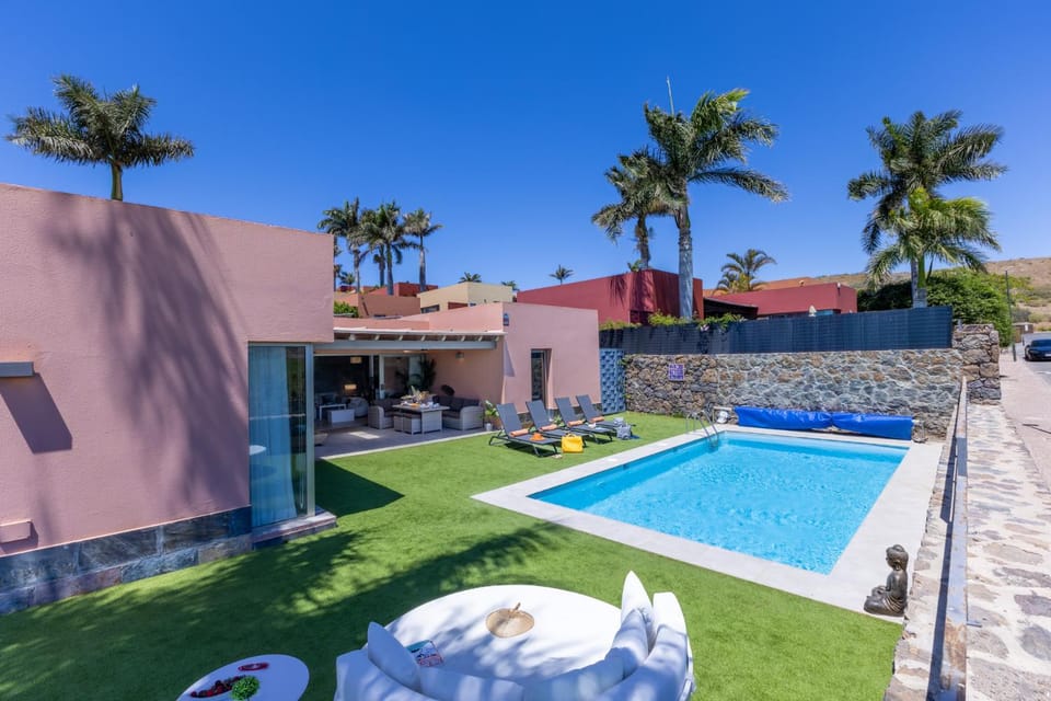 Solarium, Swimming pool