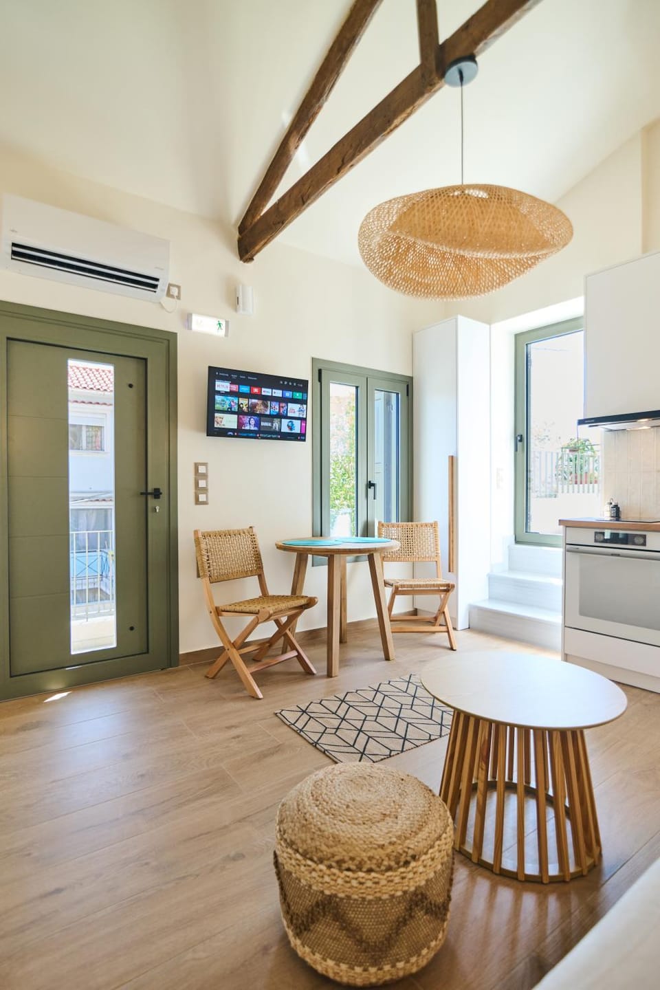 Facade/entrance, Living room, Seating area