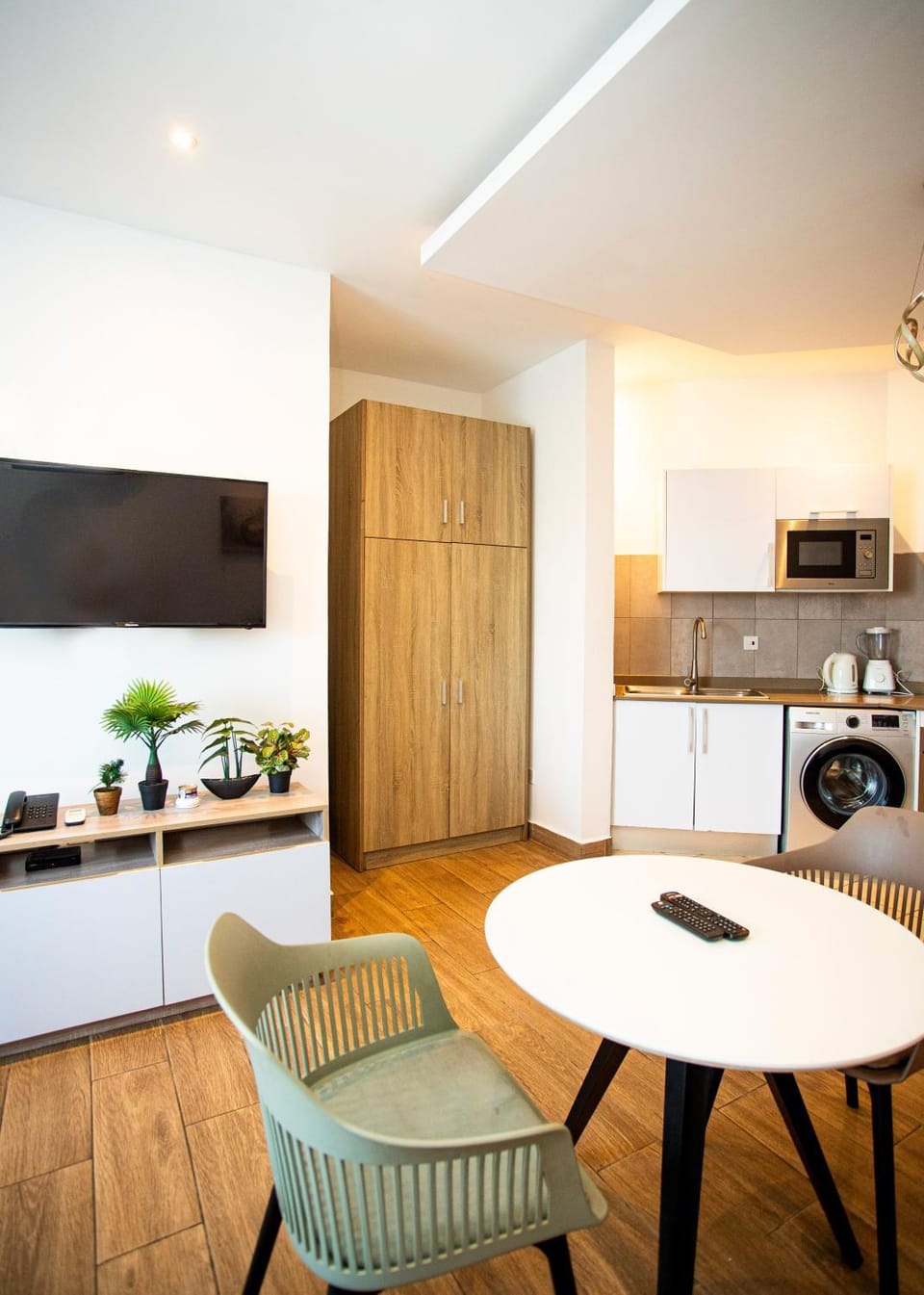 TV and multimedia, Kitchen or kitchenette, Living room, Dining area