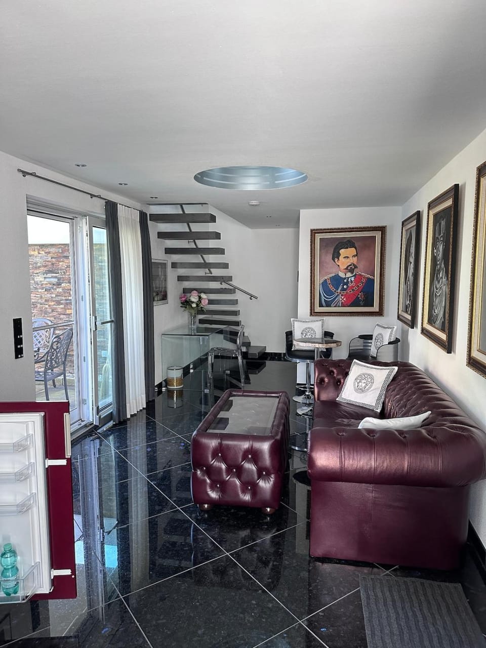 Living room, Seating area