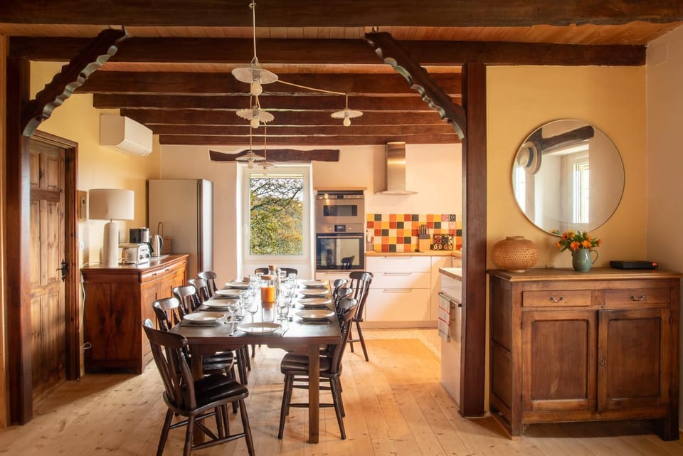 Meals, Breakfast, Dinner, Family, furniture, internet, toaster, kitchen