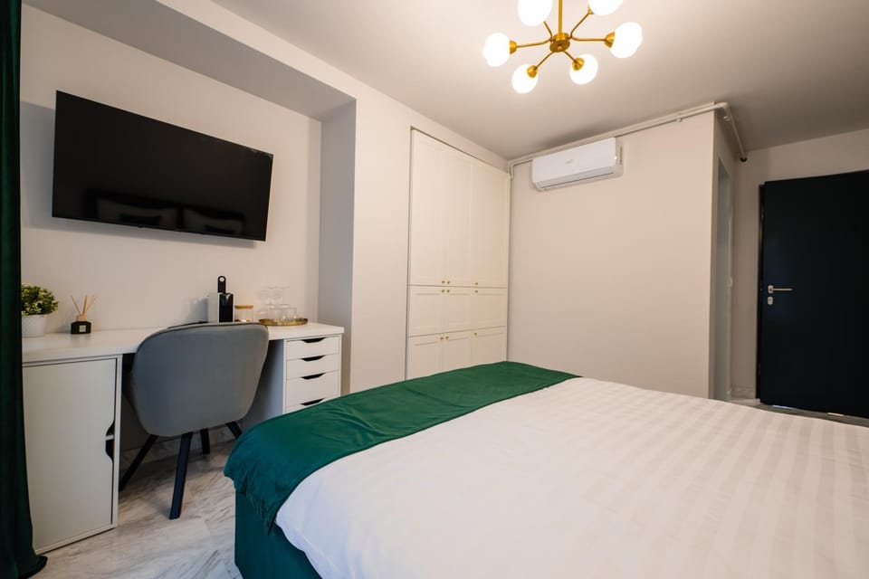 TV and multimedia, air conditioner