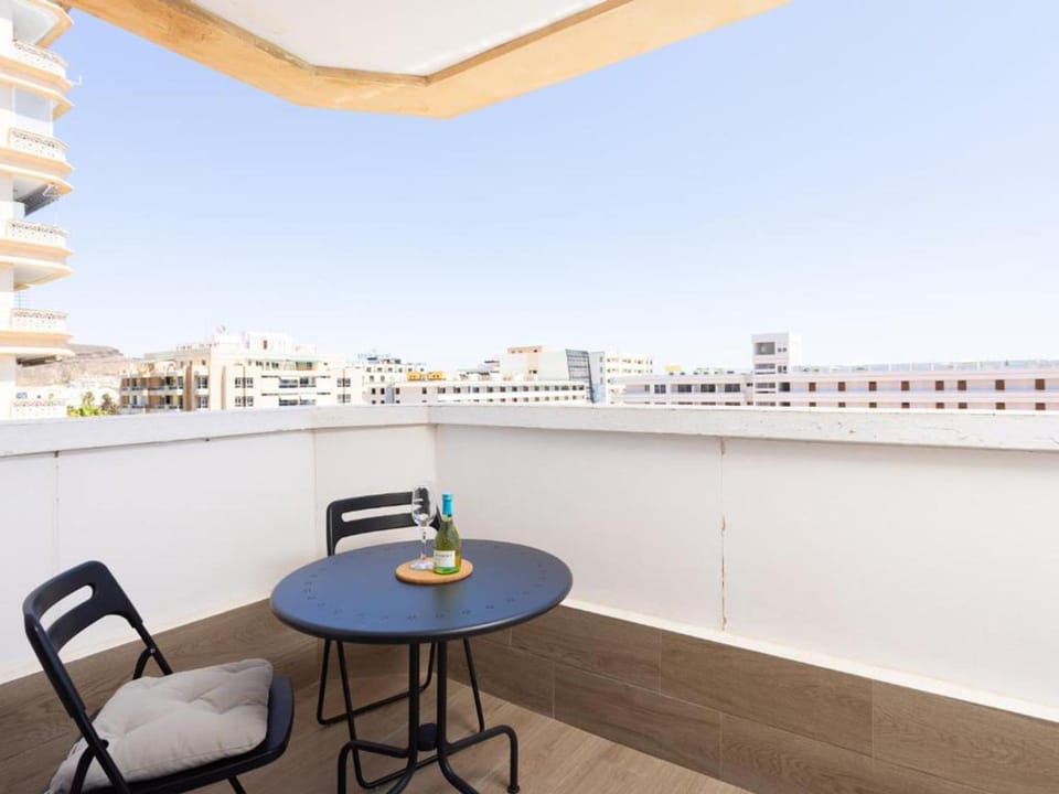 View (from property/room), Balcony/Terrace, Dining area