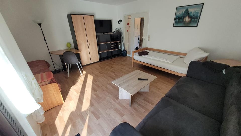 Bed, TV and multimedia, Photo of the whole room, Bedroom, wardrobe