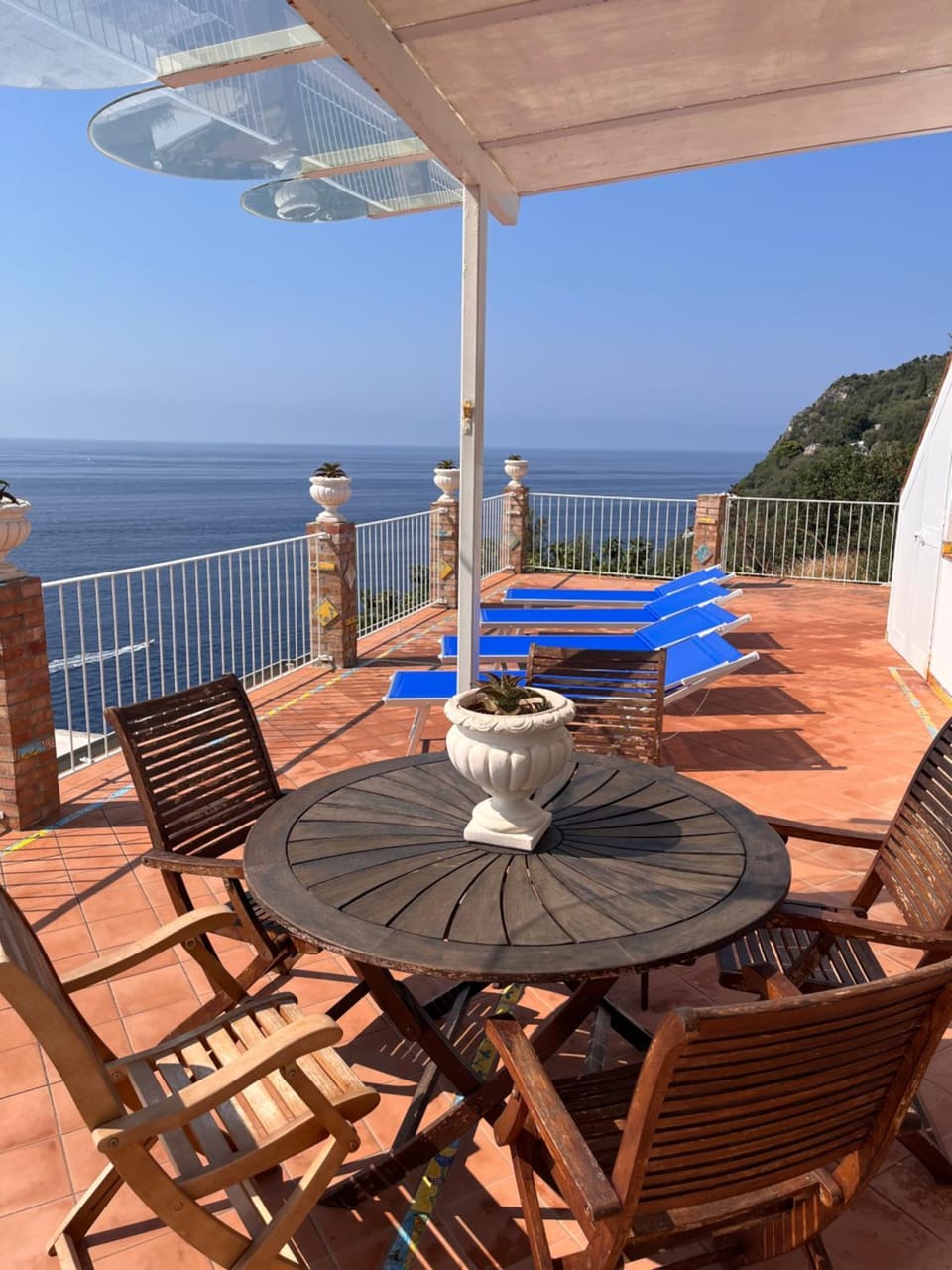 Property building, View (from property/room), Balcony/Terrace, Sea view