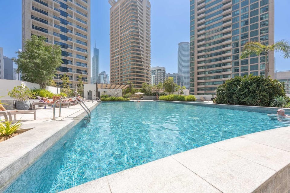 Free housekeeping visits during your stay - StayShort - Dubai Marina sleeps 4 with Water Views! Apartment in Dubai