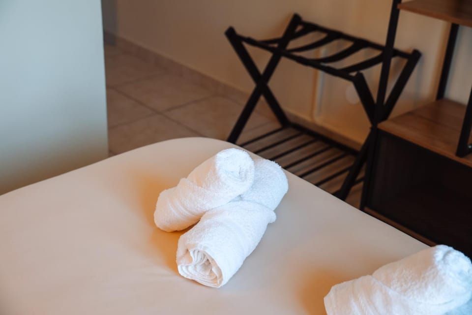 Bedroom, towels