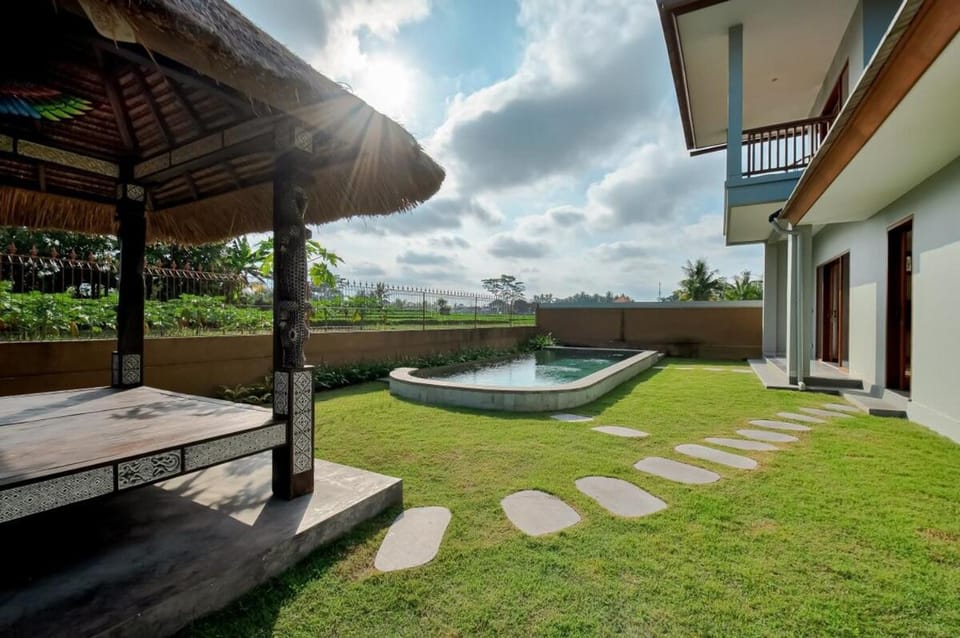 Villa Belanda Three Bed Room House in Sukawati