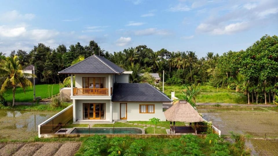 Villa Belanda Three Bed Room House in Sukawati
