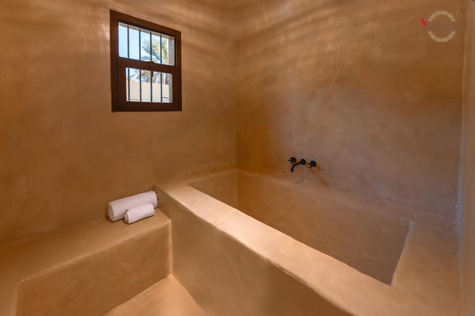Hot Tub, Sauna, Sauna, Spa and wellness centre/facilities, Bath
