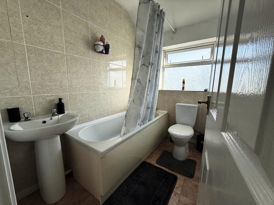 Shower, Toilet, Bathroom, Bath
