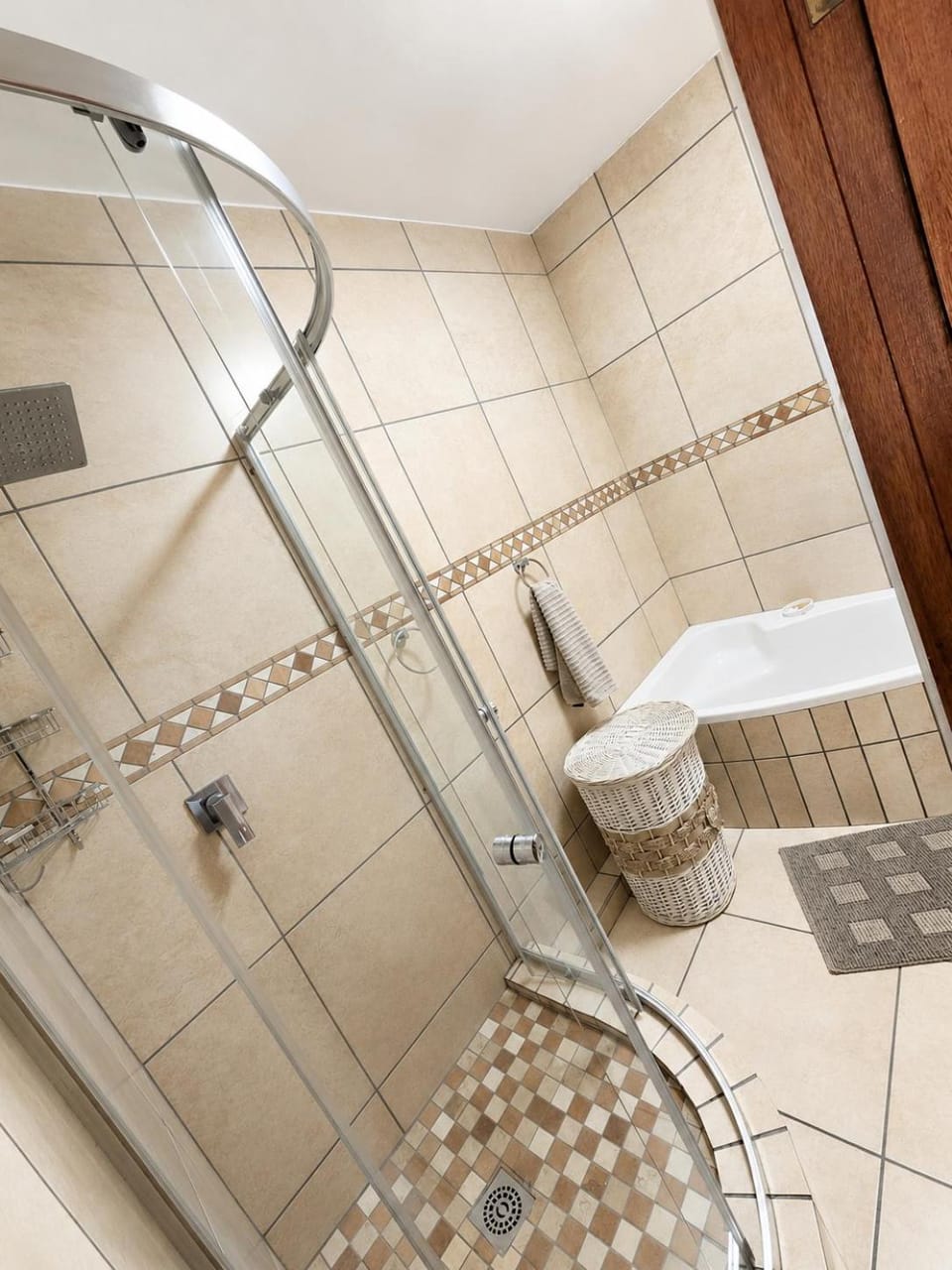 Shower, Toilet, Bathroom, Bath