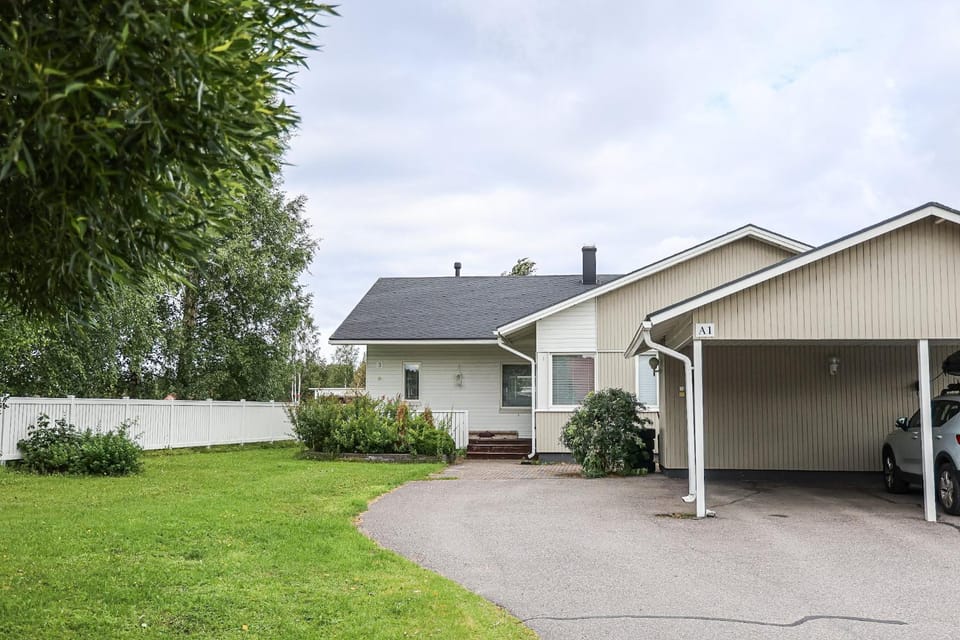 Property building, Day, Garden, Garden view