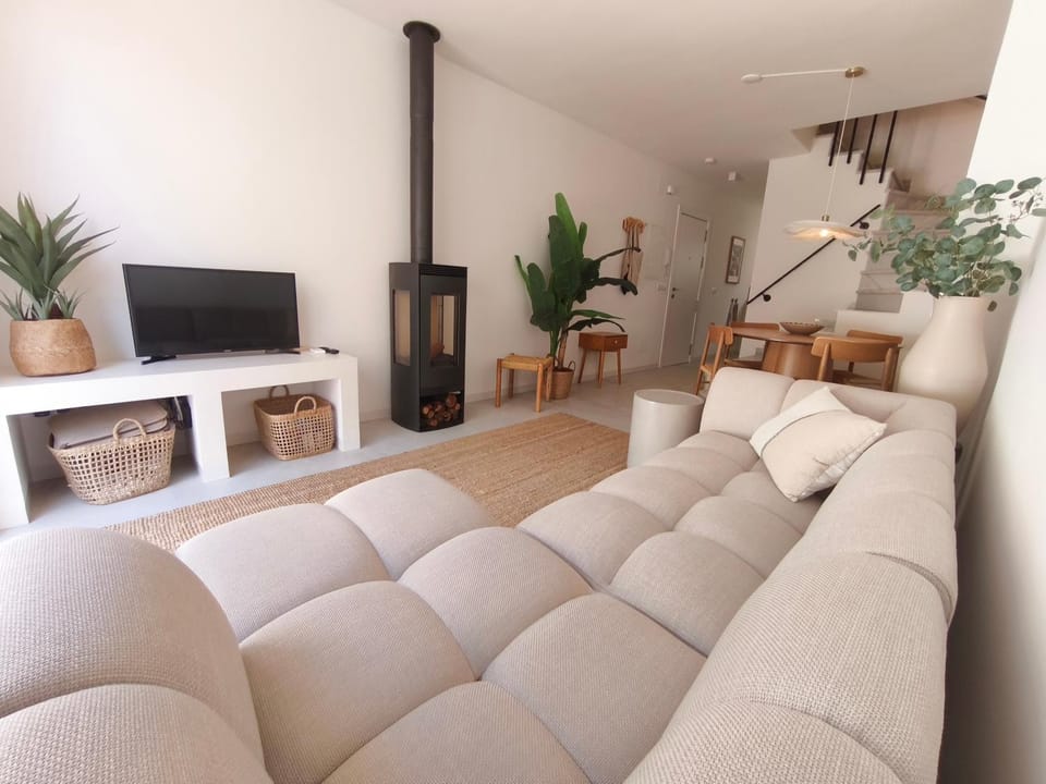 Living room, fireplace, fireplace