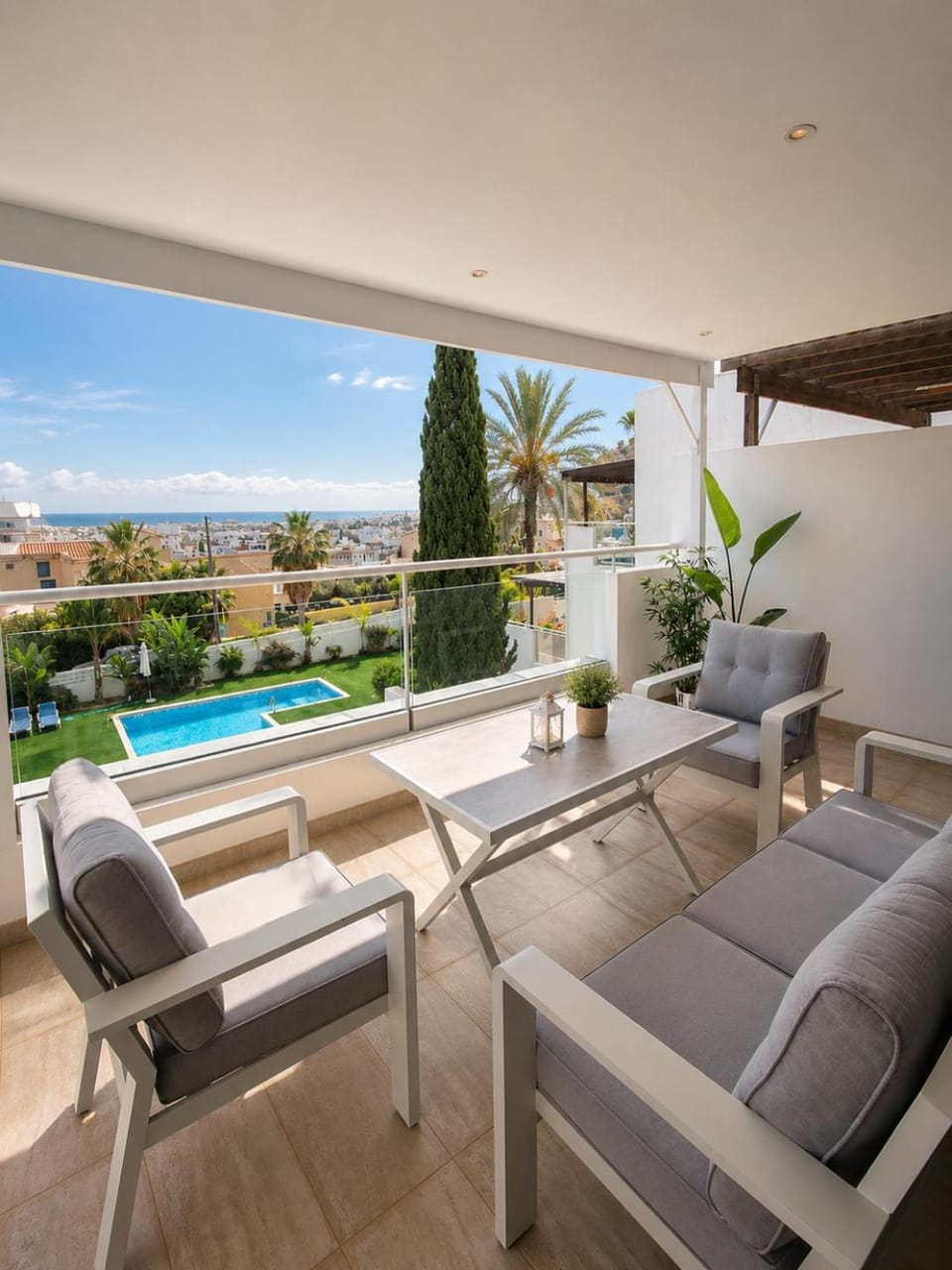 Spacious 1BDR Sea View & Pool Apartment in Oroklini