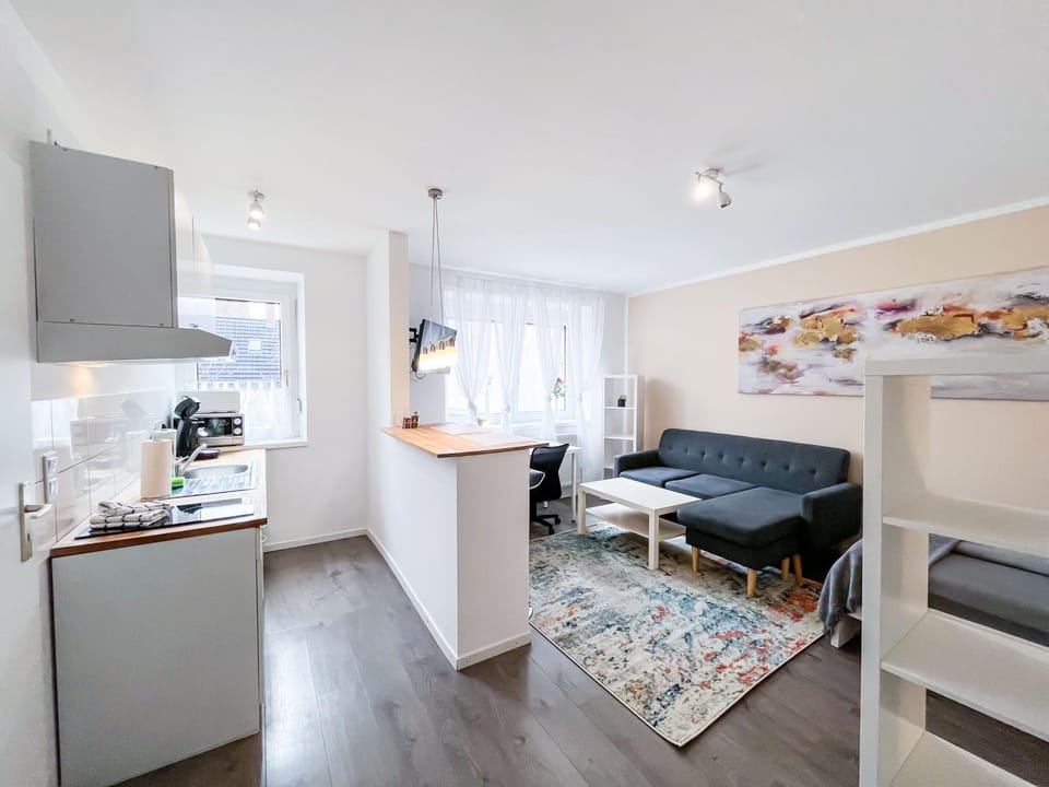 Kitchen or kitchenette, Living room, Seating area, Dining area, stove