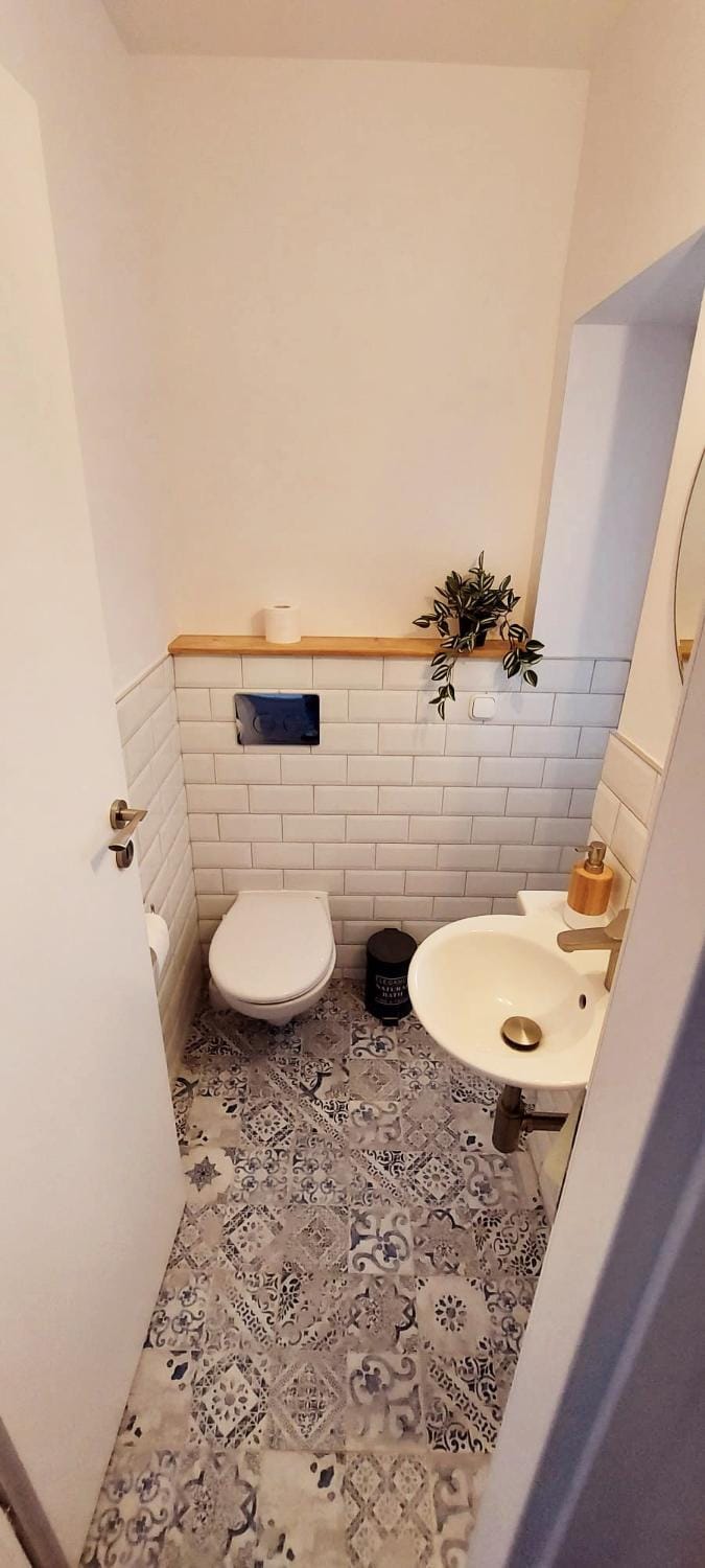 Toilet, Bathroom