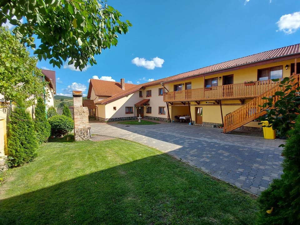 Inner courtyard view