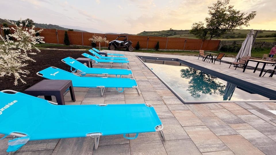 Day, Natural landscape, Pool view, Swimming pool, sunbed