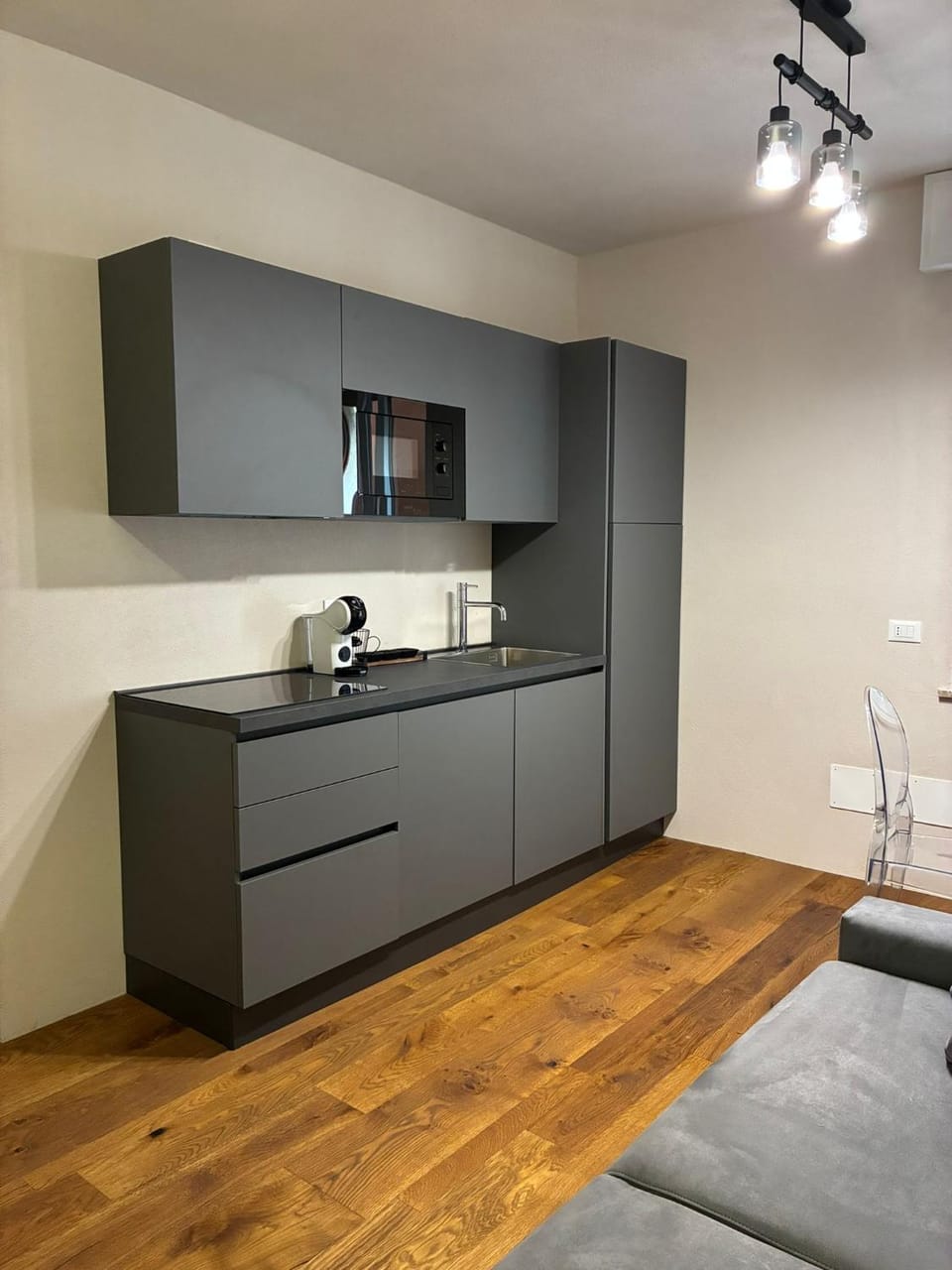 Kitchen or kitchenette, oven, stove