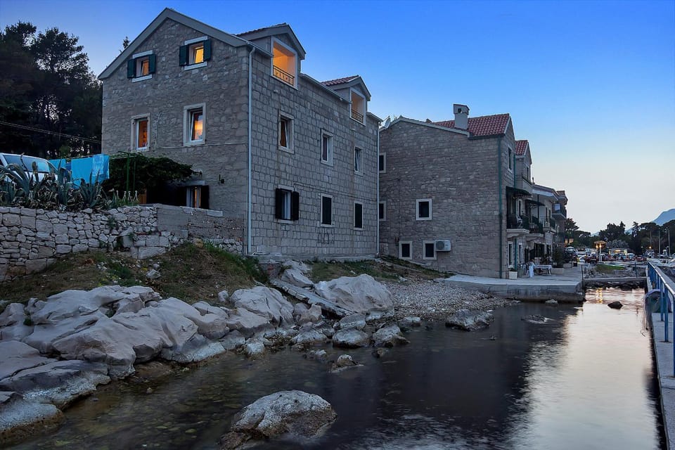 Facade/entrance, City view, Landmark view, Mountain view, Sea view