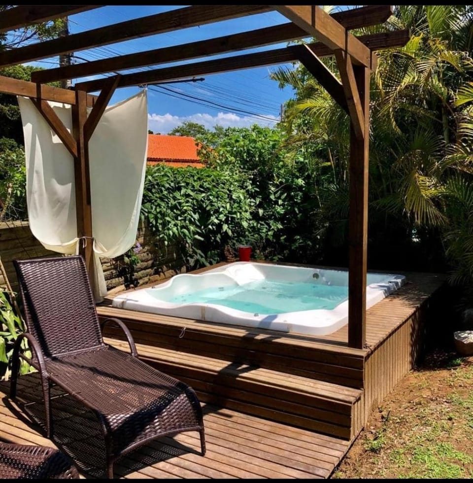 Patio, Day, Natural landscape, Garden, Hot Tub, Garden view, Pool view, sunbed