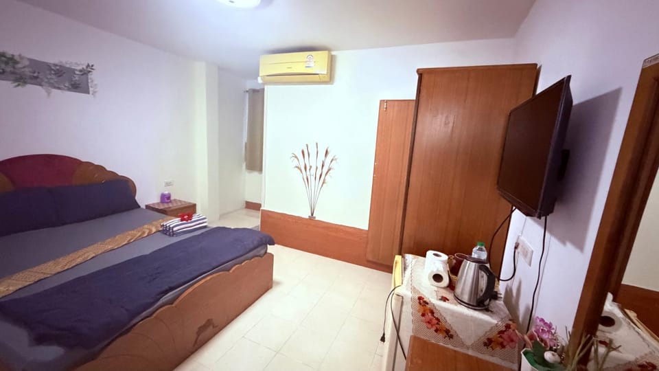 Lucky Devil Guesthouse Pattaya Bed and Breakfast in Pattaya City