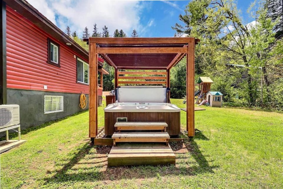 Spa - Waterfront - La Source House in Quebec